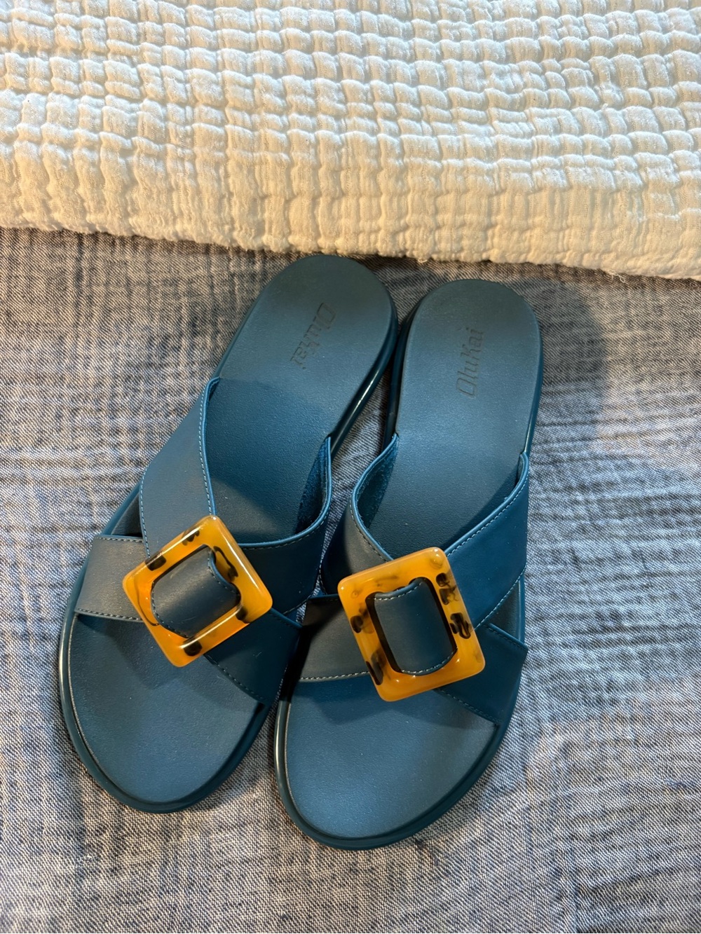 OluKai Women's Lagoon Blue Slide Sandals. Size 8